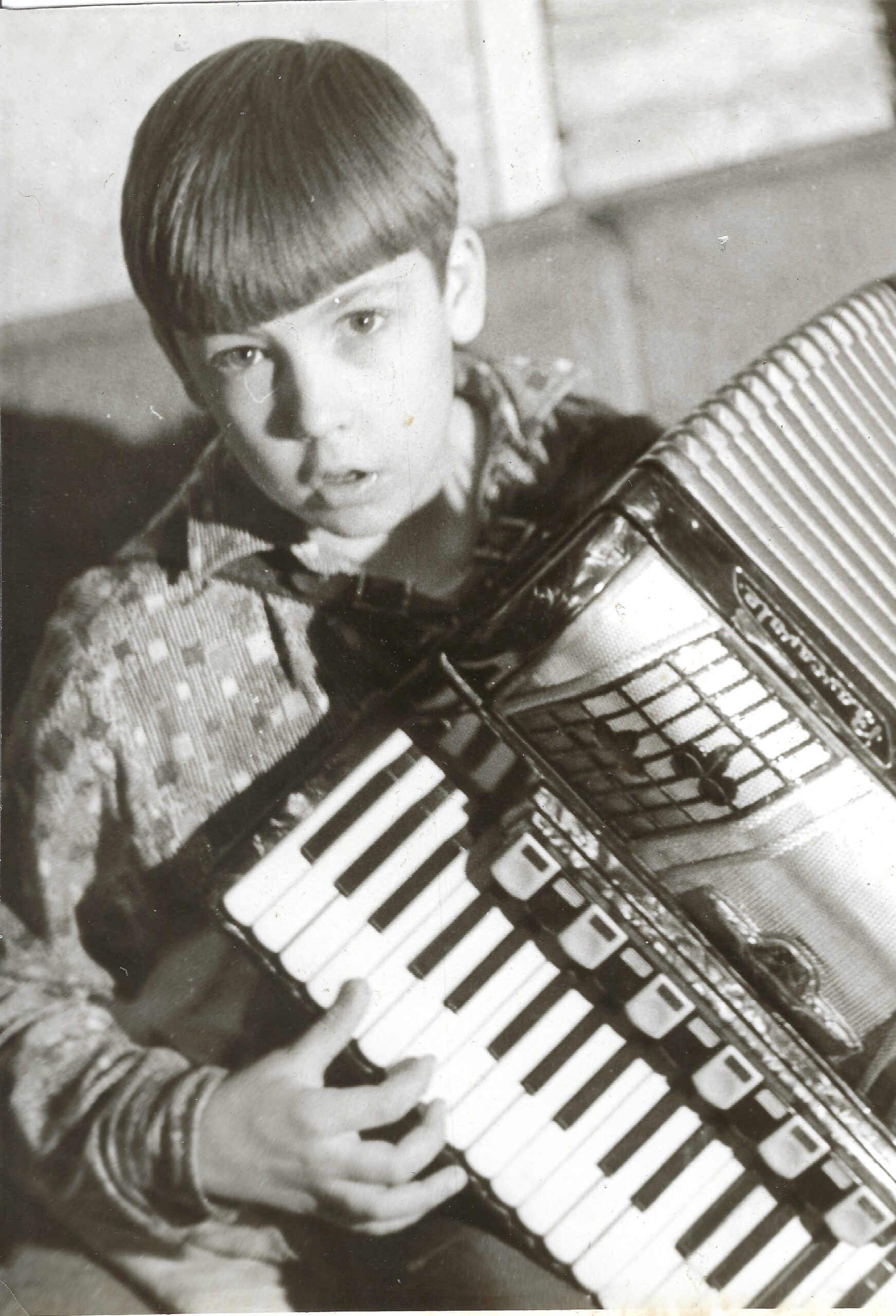 Väike Vahur Akordioniga