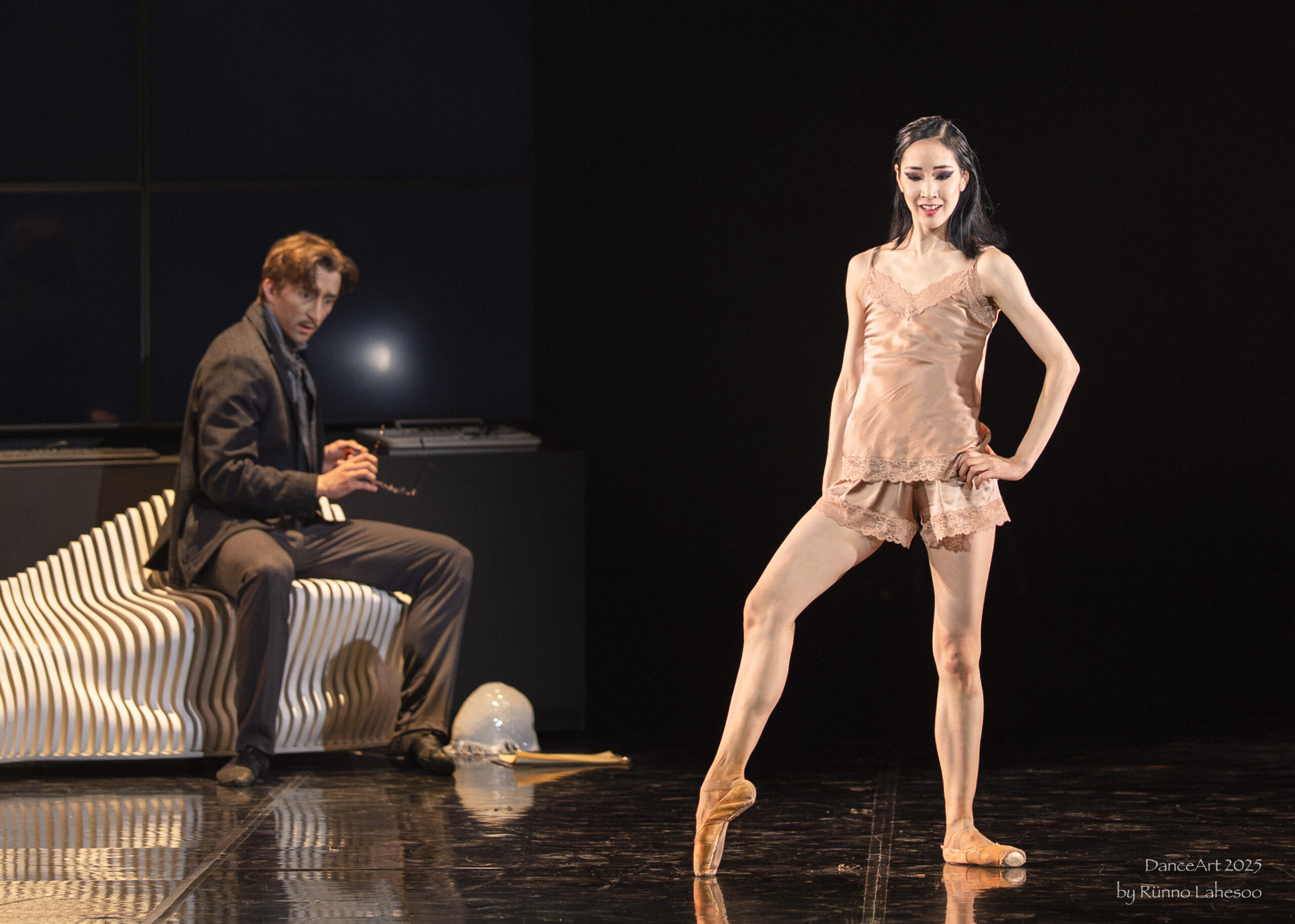 Sisalik Ami Morita (kaunitar) Marcus Nilson (režissöör)