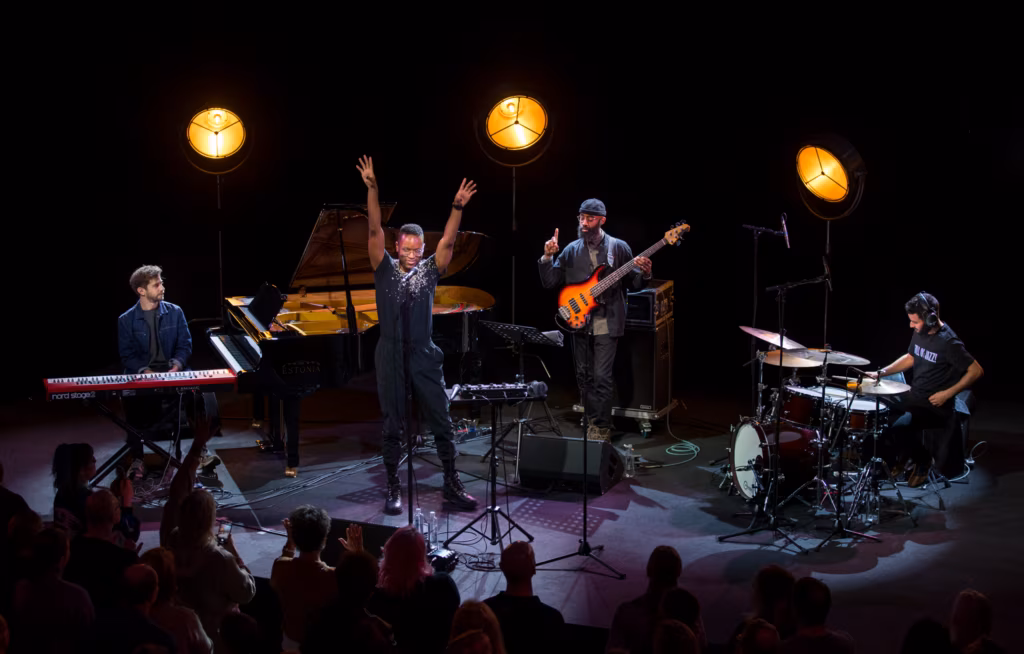 UUDISHIMULIKKE PILKE 36. „JAZZKAARELE”